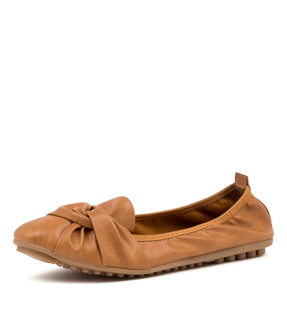 CLAYNE TAN SMOOTH BALLET FLATS