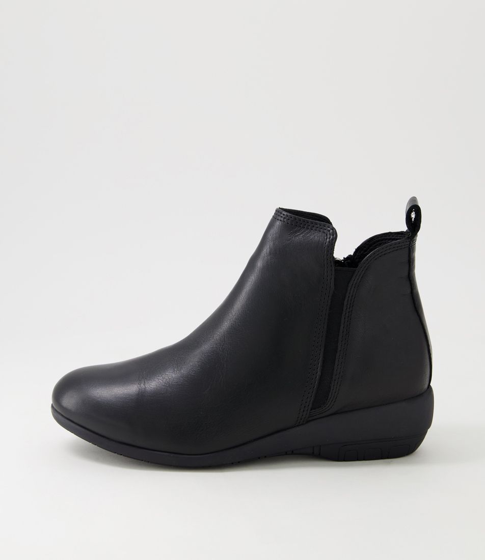 Gista Black Leather Chelsea Boots