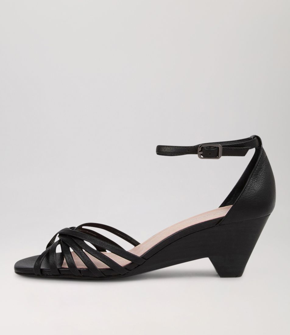 Fantana Black Leather Sandals