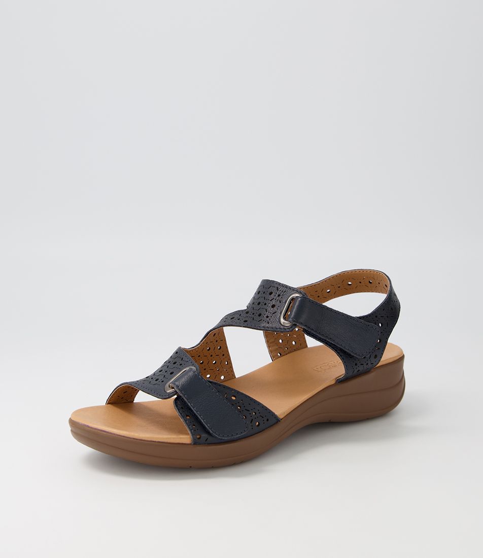 Maz Navy Gum Sole Leather Sandals