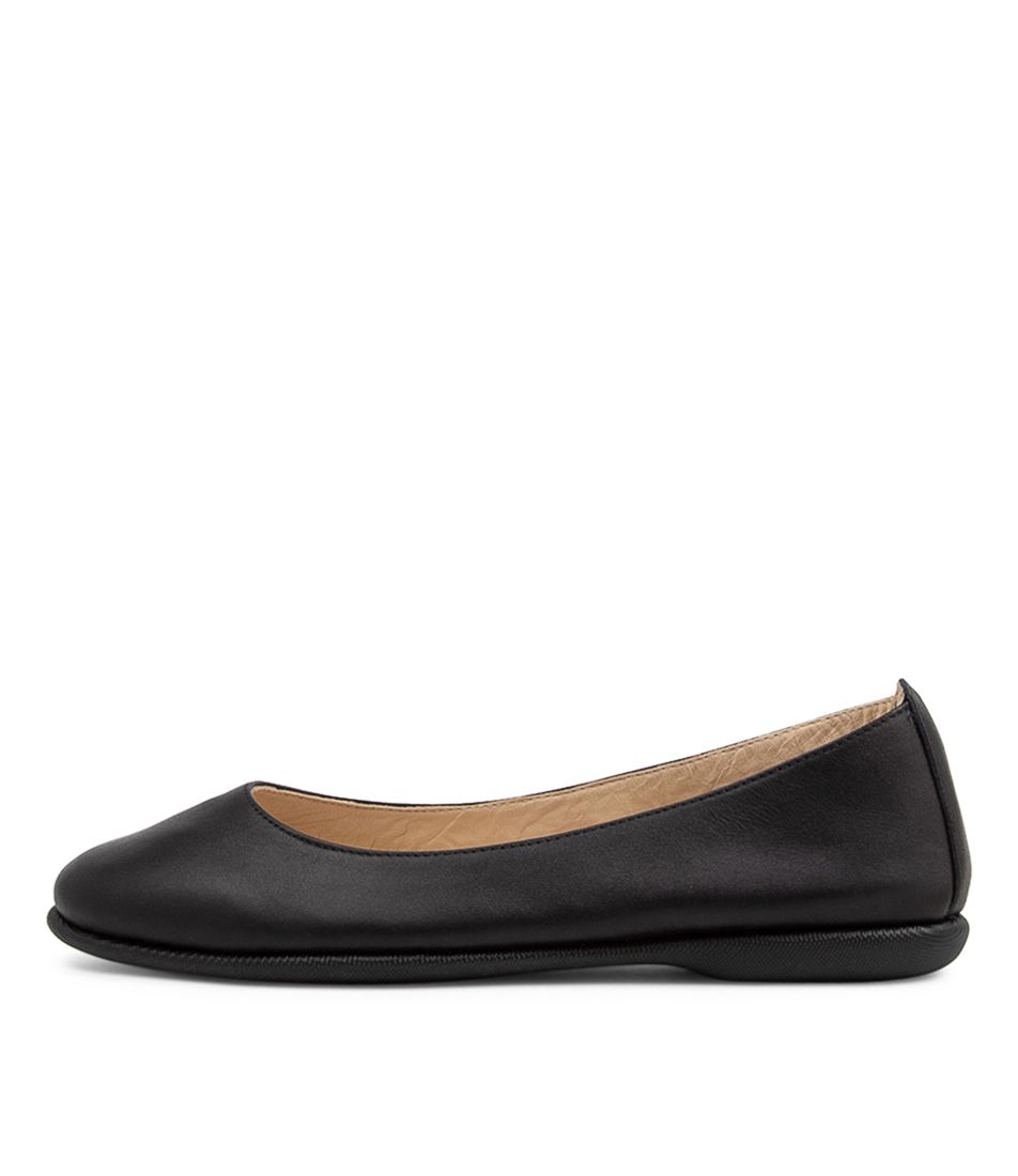 Sarata Black Leather Ballet Flats