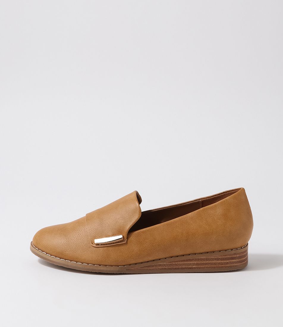 Buskie Camel Flat Shoes