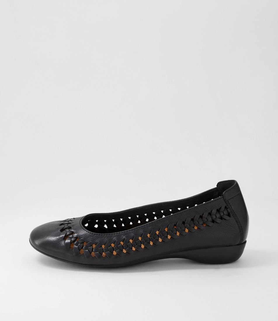 Elsas Black Leather Flat Shoes