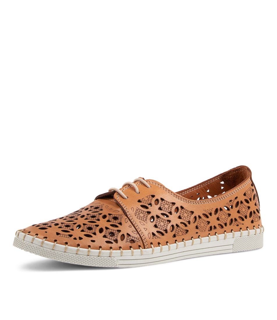 Vouse Tan Leather Lace Up Flats