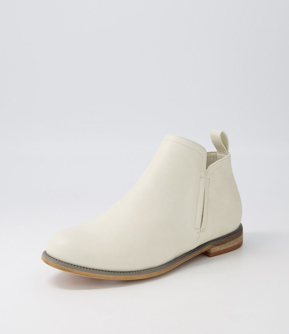 Fanda Vanilla Ankle Boots