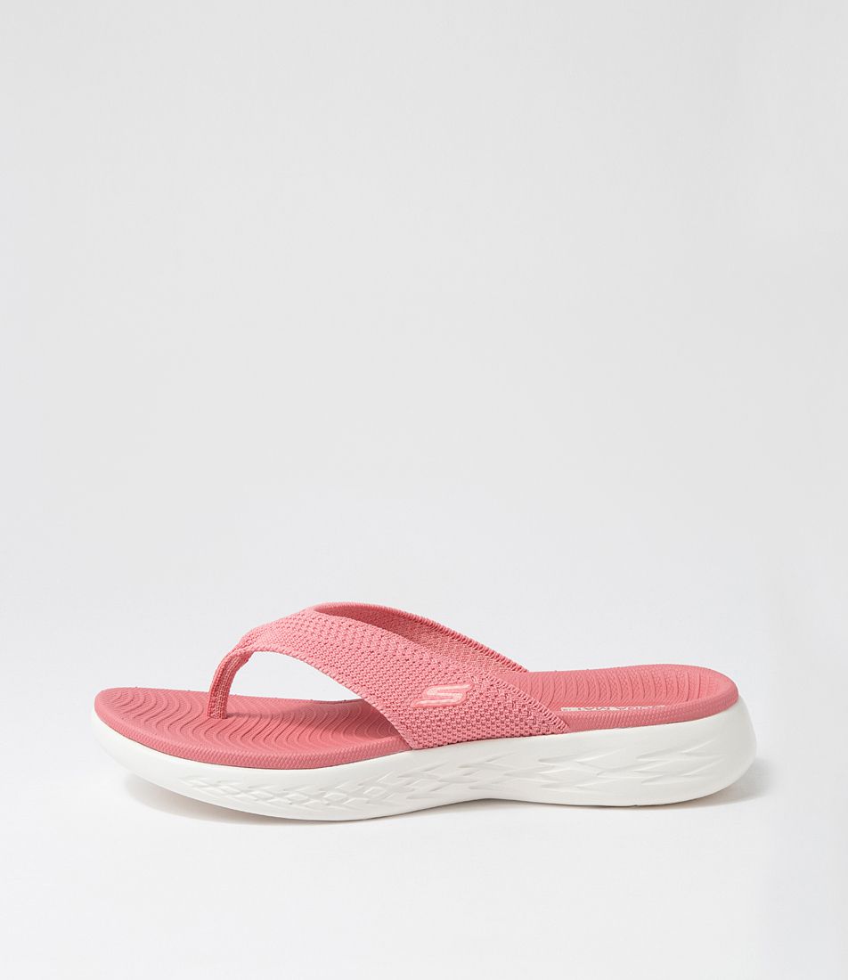 On Coral Textile Slides