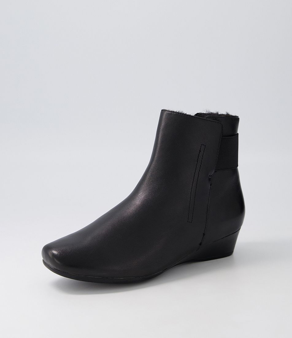 Risks Black Leather Ankle Boots