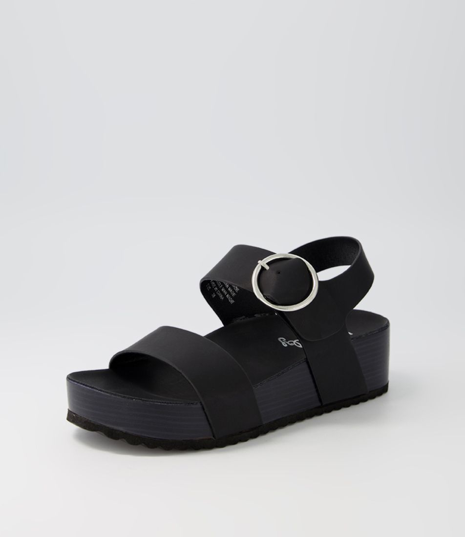 Molik Black Sandals