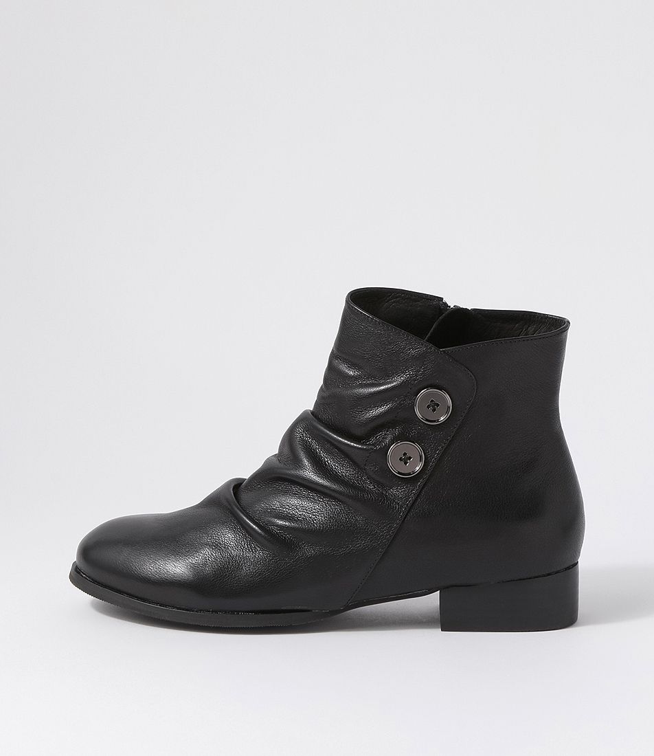 Cerinas Black Leather Ankle Boots