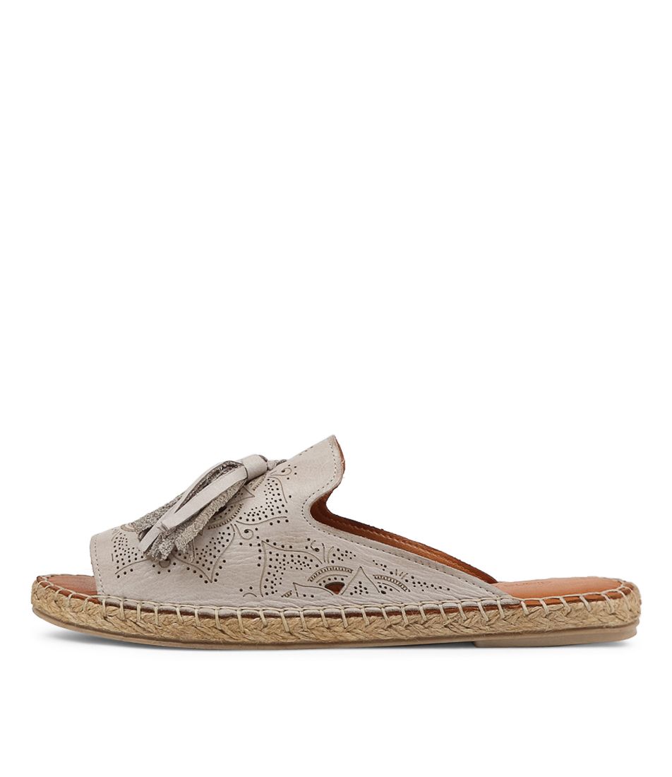 Porla Light Grey Leather Sandals