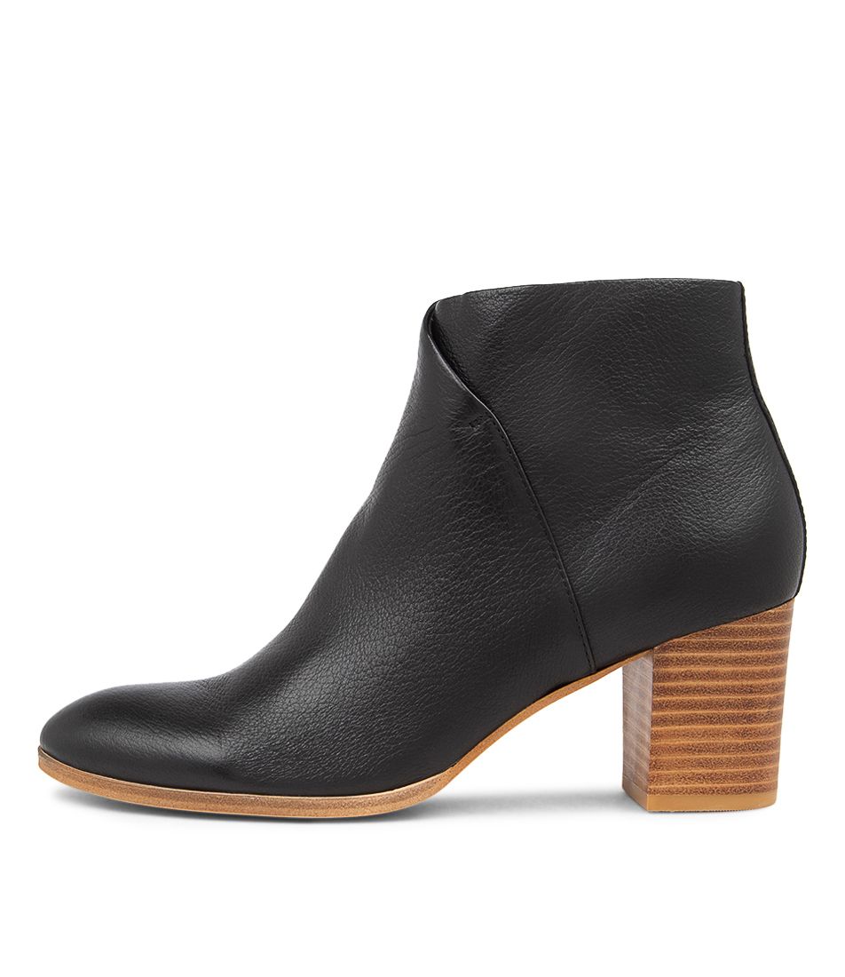 DISH BLACK LEATHER ANKLE BOOTS NATURAL HEEL
