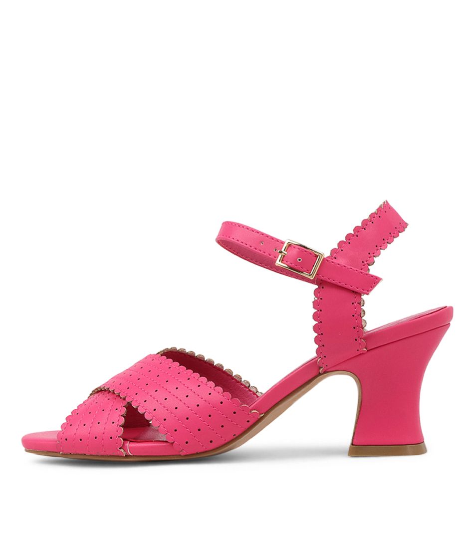 Wikki Lipstick Sandals