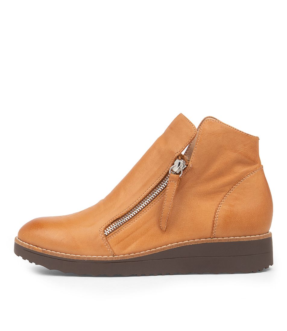 Ohmy Dark Tan Leather Wedge Boots CS
