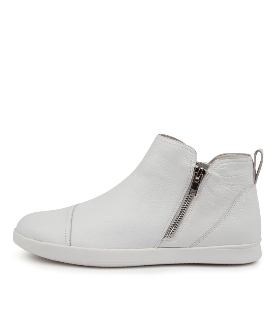 ABBOTT WHITE LEATHER