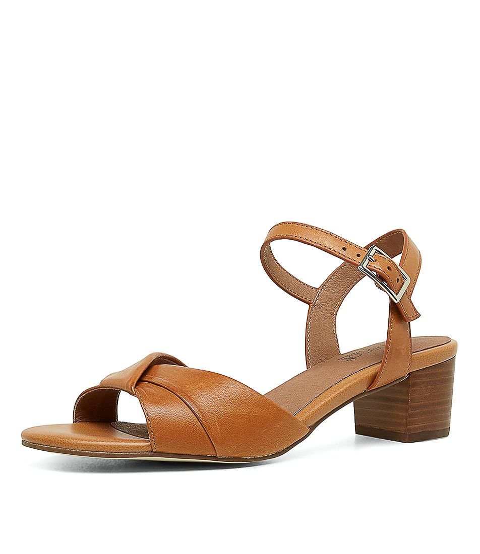 CLEANTHA2 TAN LEATHER