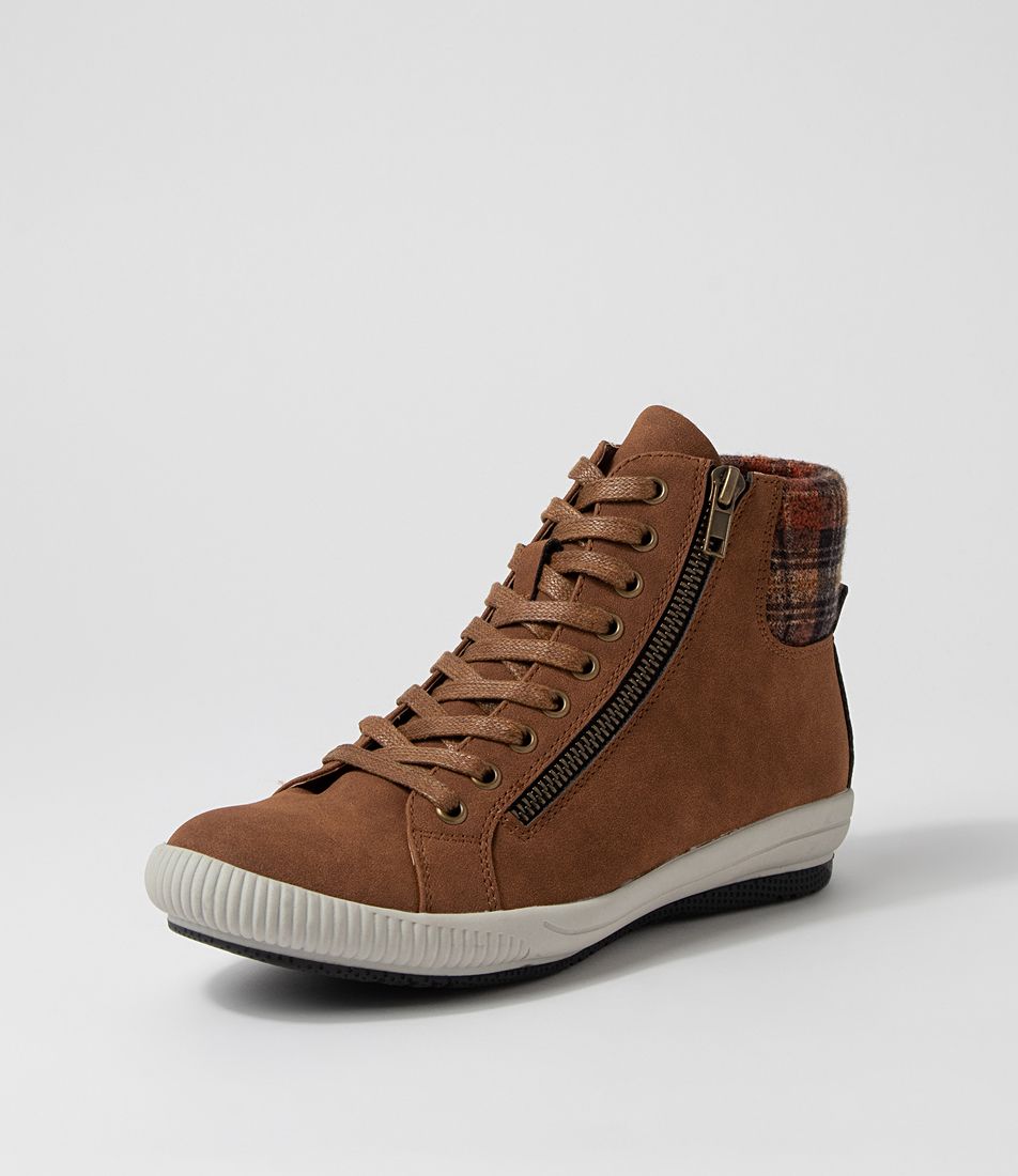 Mustine Tan Sneakers