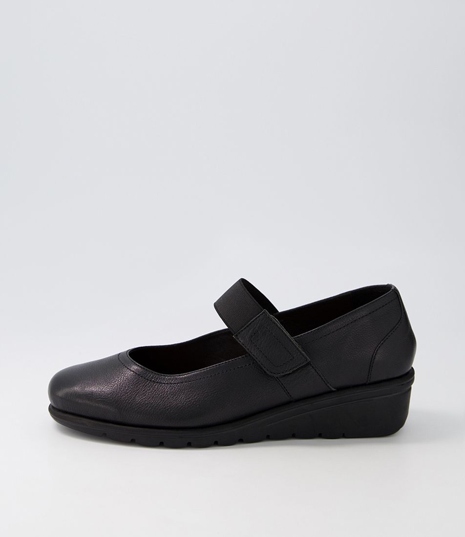 Labor Black Leather Wedges