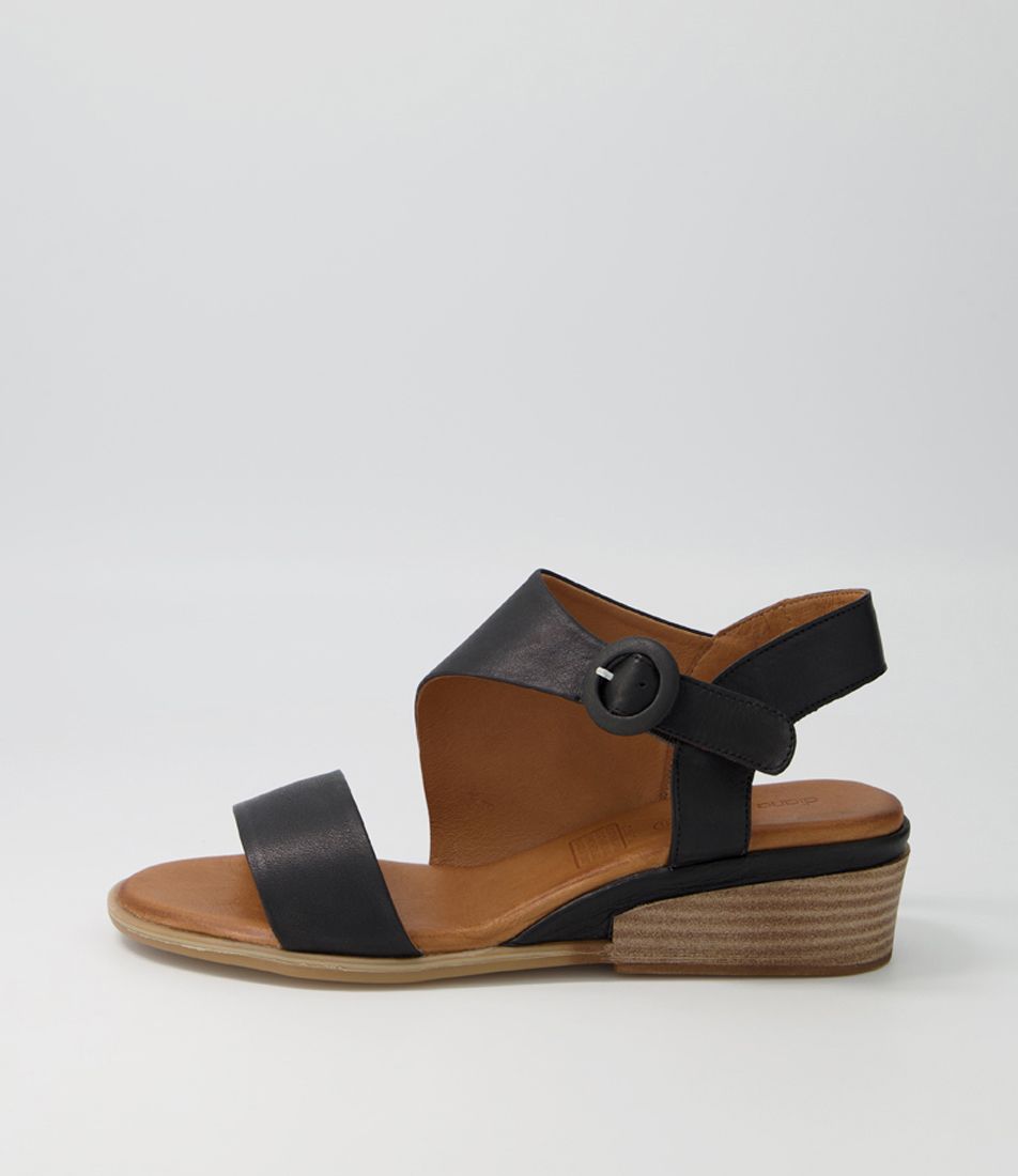 Discon Black Leather Sandals