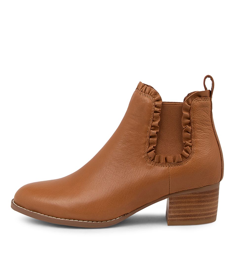 Pabla Dark Tan Leather Chelsea Boots