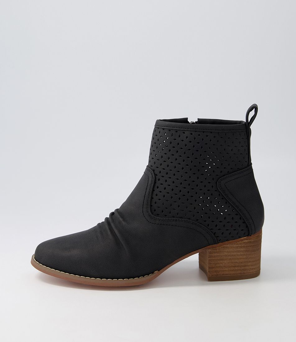 Lahara Black Ankle Boots