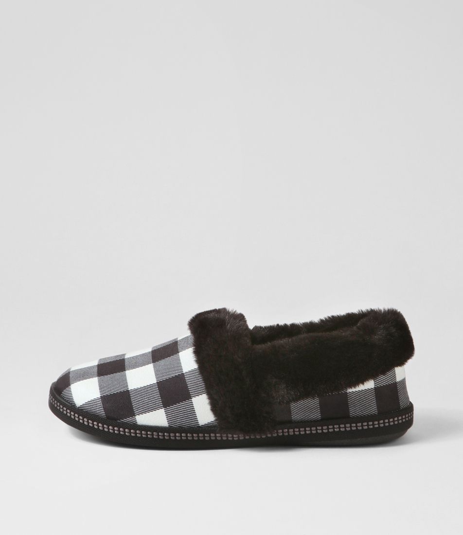 Cozy Campfire Black White Slippers