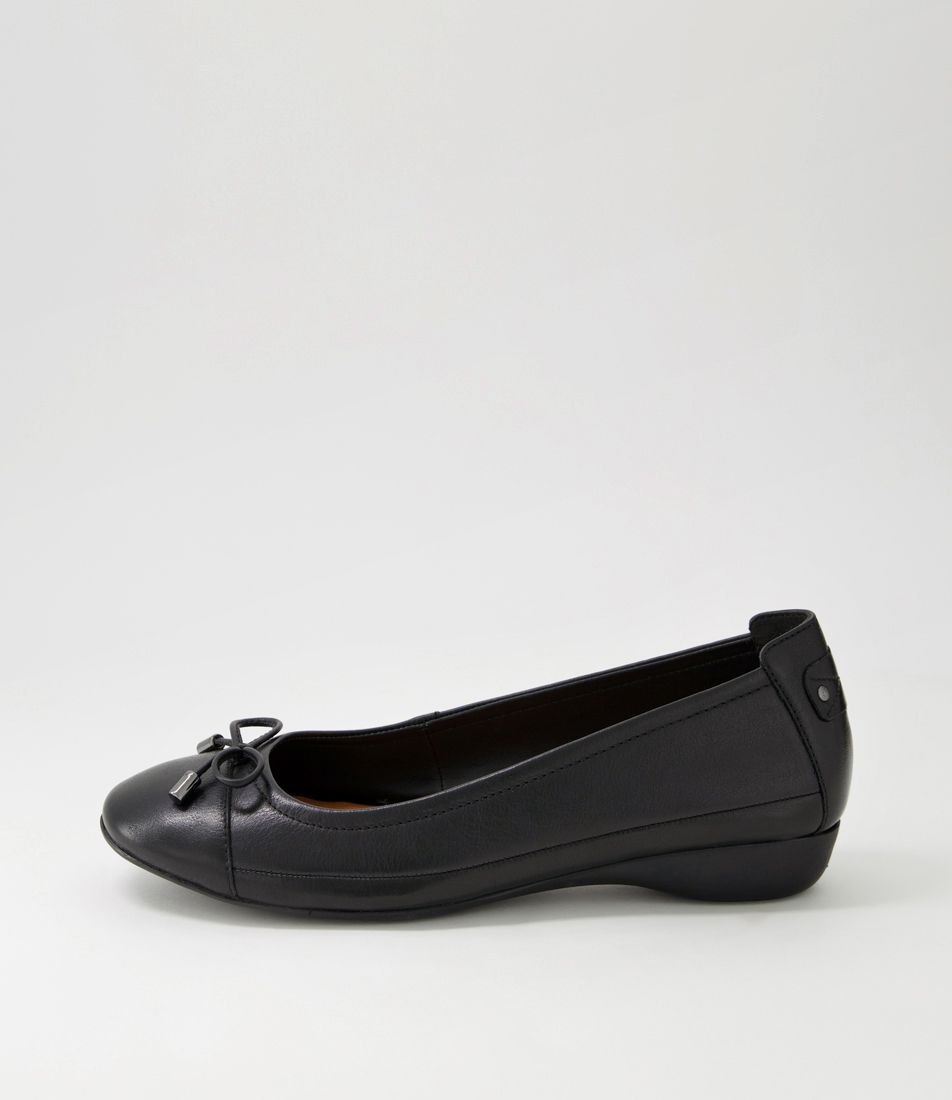 Embark3 Black Leather Ballet Flats