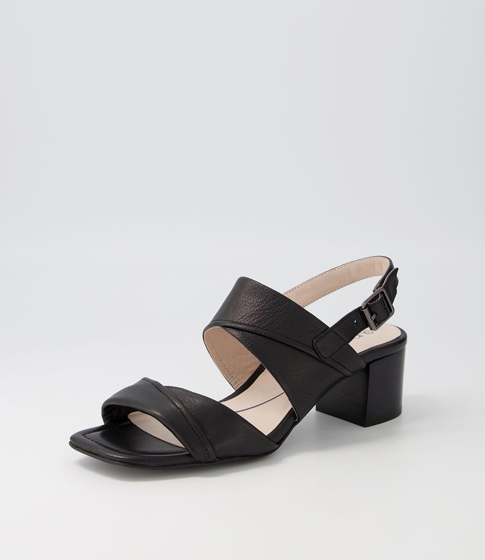 Joanis Black Leather Sandals