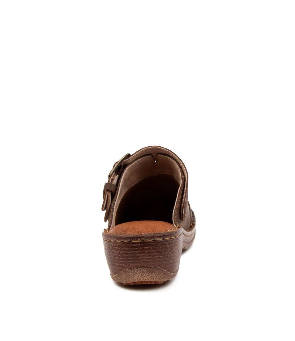 Niliya Dark Tan Leather Heels