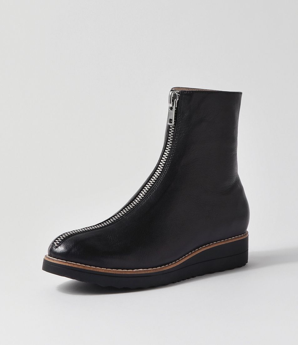Oseda Black Leather Ankle Boots