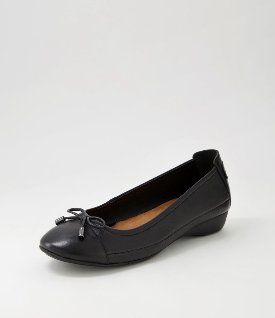 Embark3 Black Leather Ballet Flats