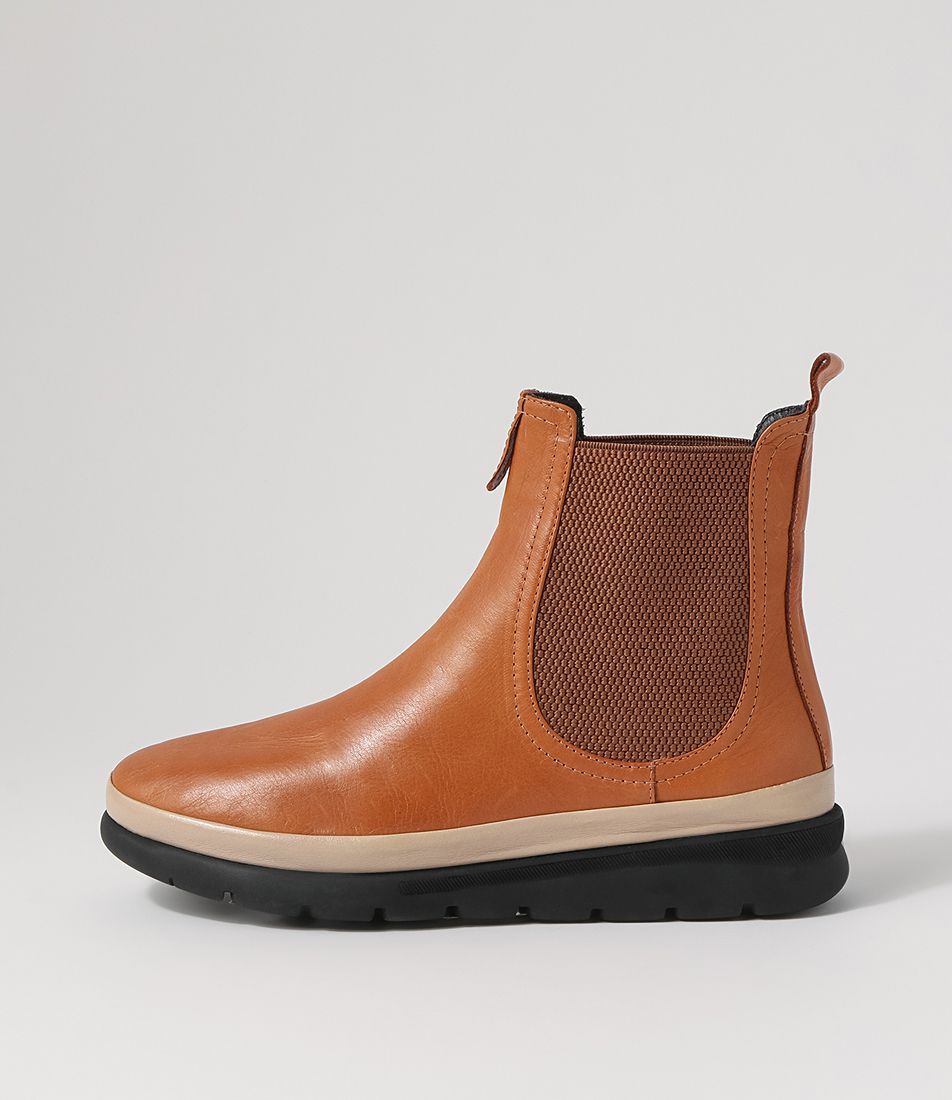 Eliah Tan Nude Leather Chelsea Boots