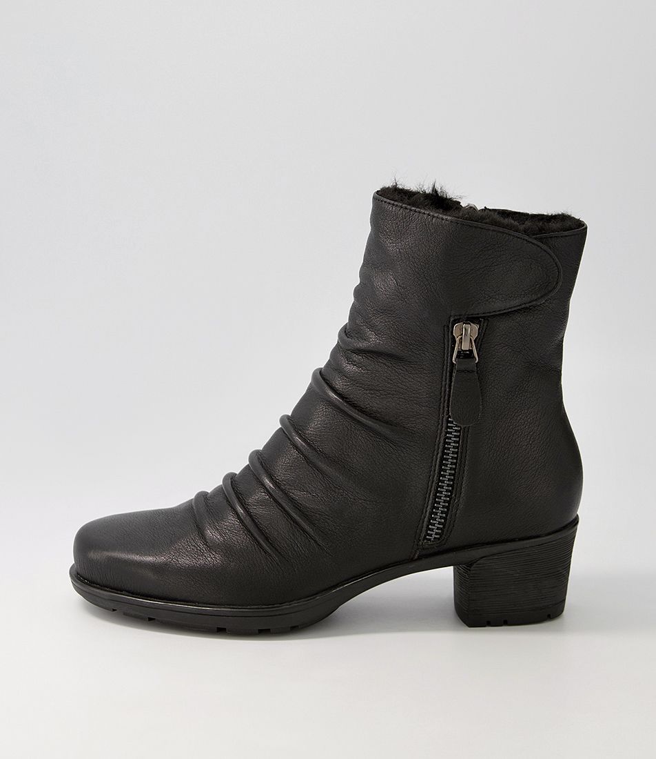 Igloo Black Leather Ankle Boots