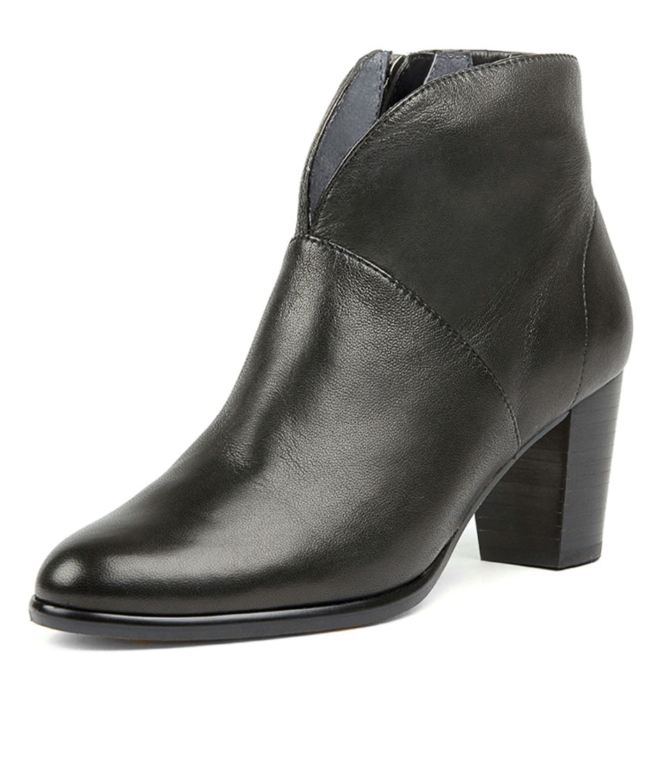 CHRISTINA BLACK LEATHER