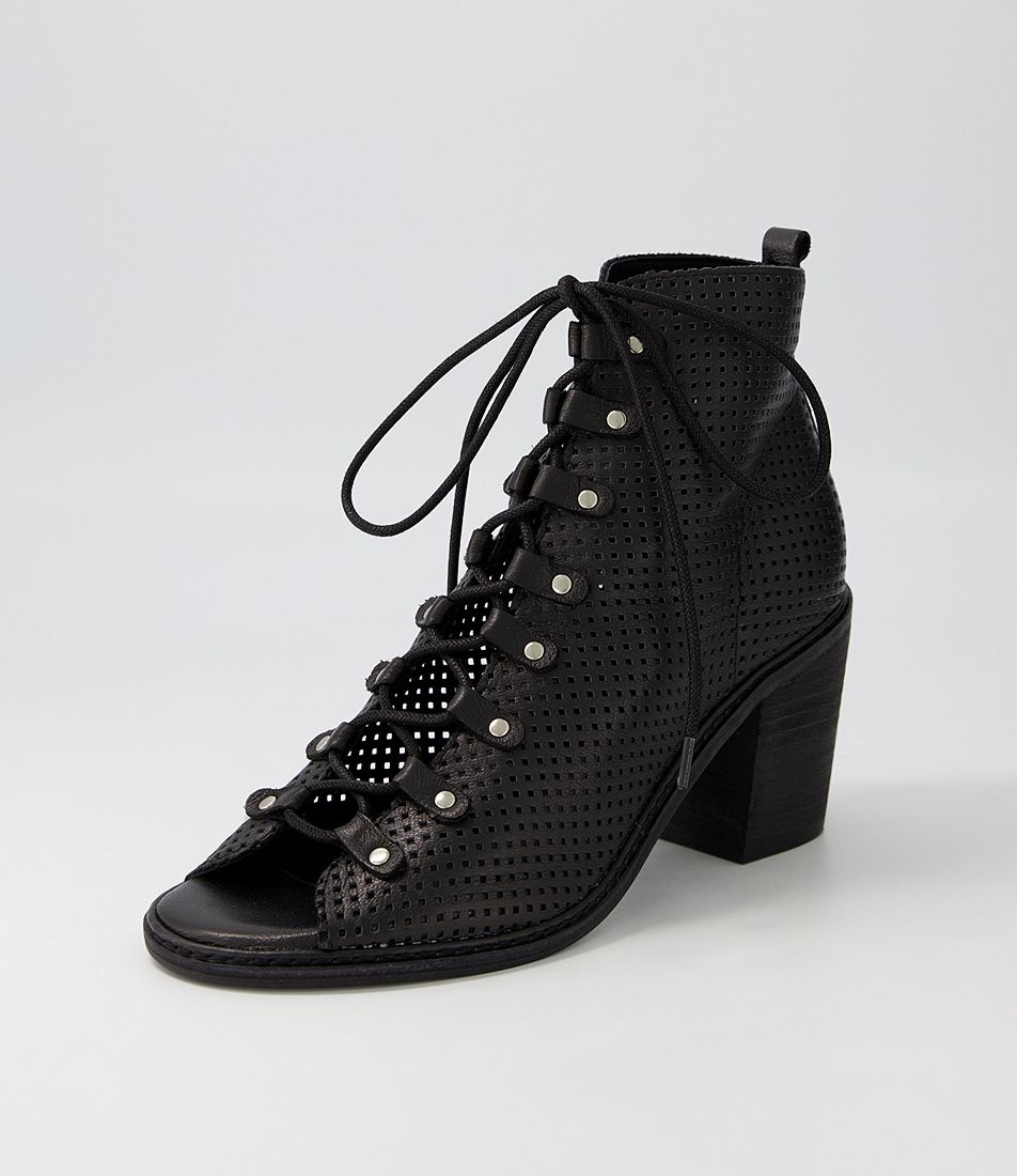 Grigio Black Leather Sandals