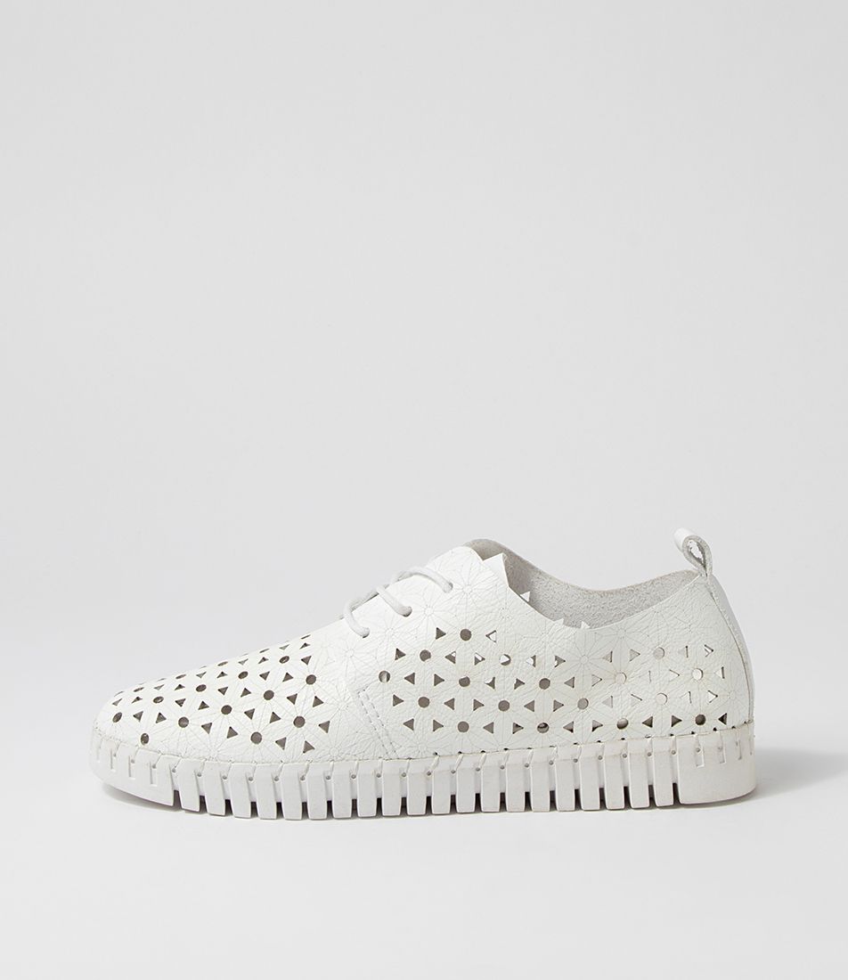 Usho White Sneakers