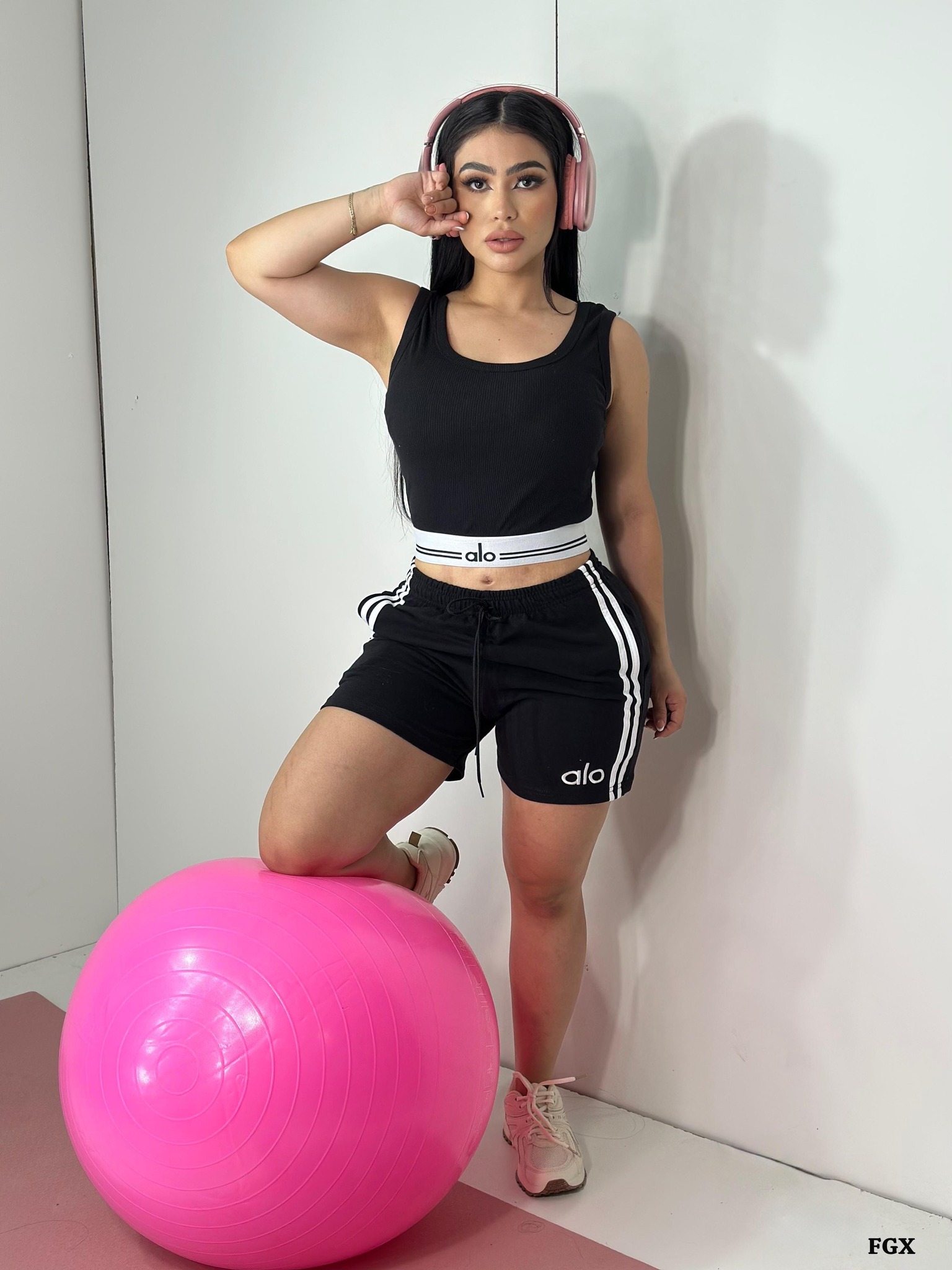 Women summer Solid embroidery Round Neck Sleeveless Vest Shorts Two-Piece Set