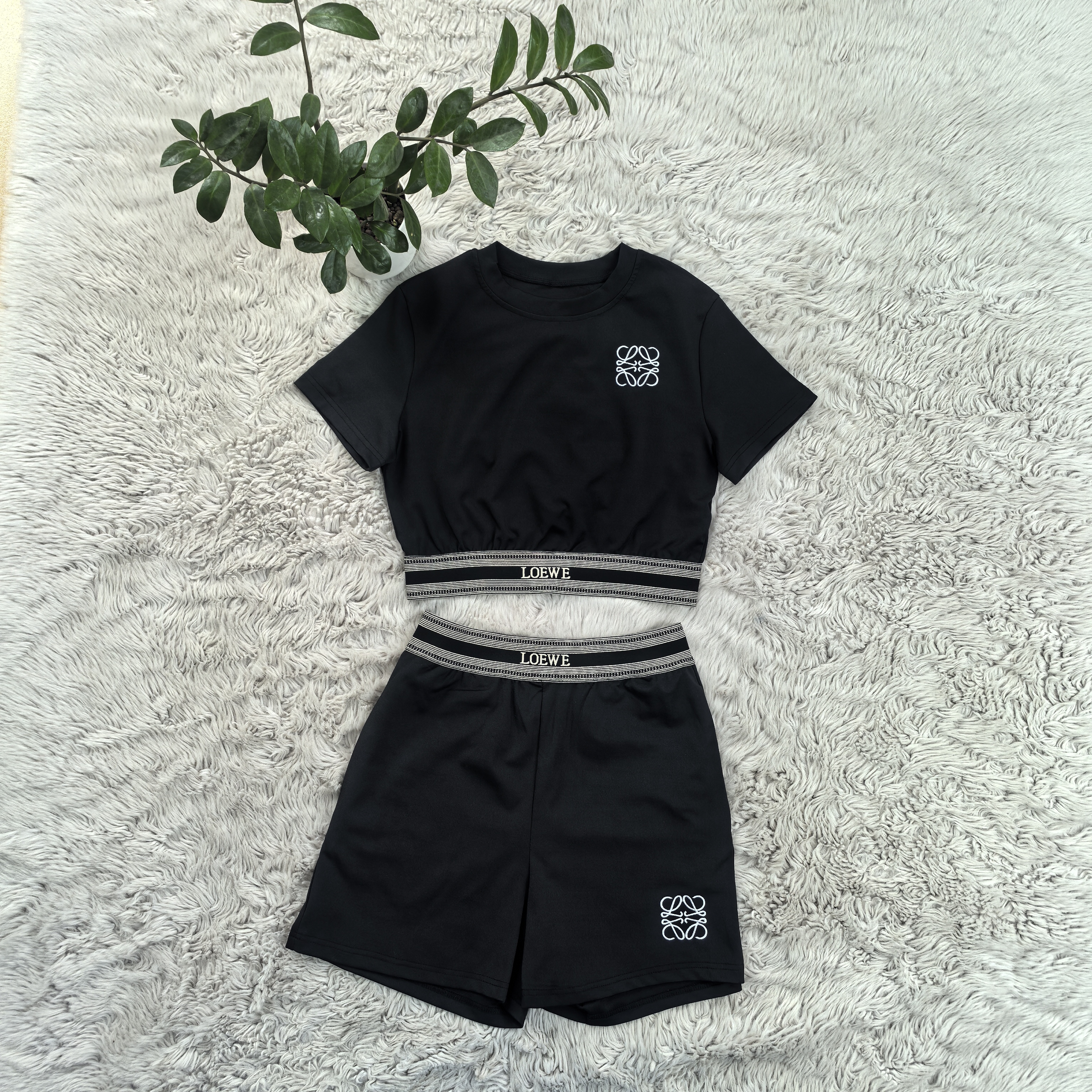 Women summer casual crop sports short-sleeved top and shorts two-piece set