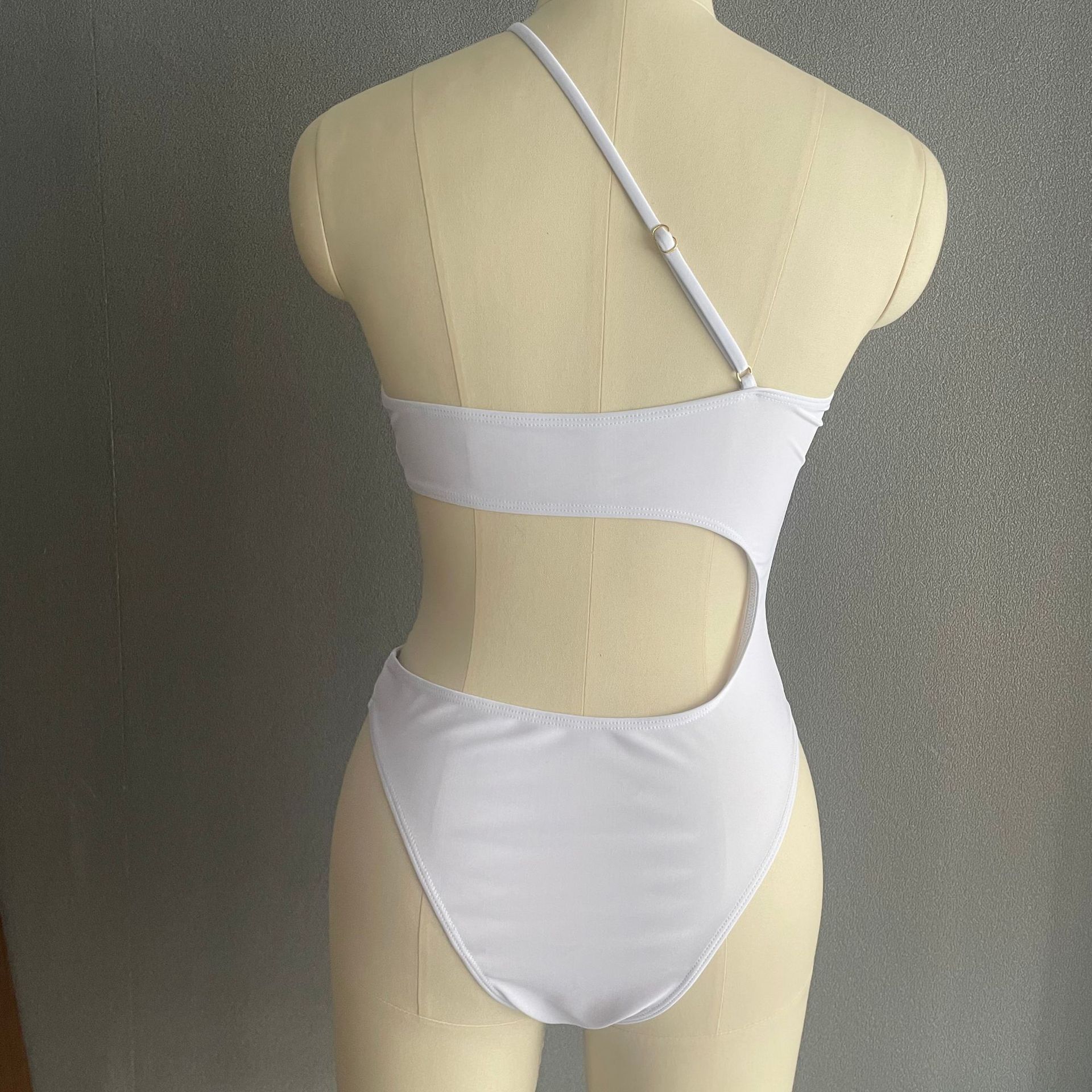Women's Solid Color Slash Shoulder One-Piece Swimsuit