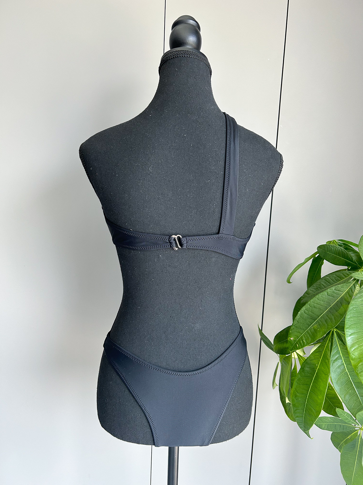 Women's Sexy Solid Color Slash Shoulder One-Piece Swimsuit
