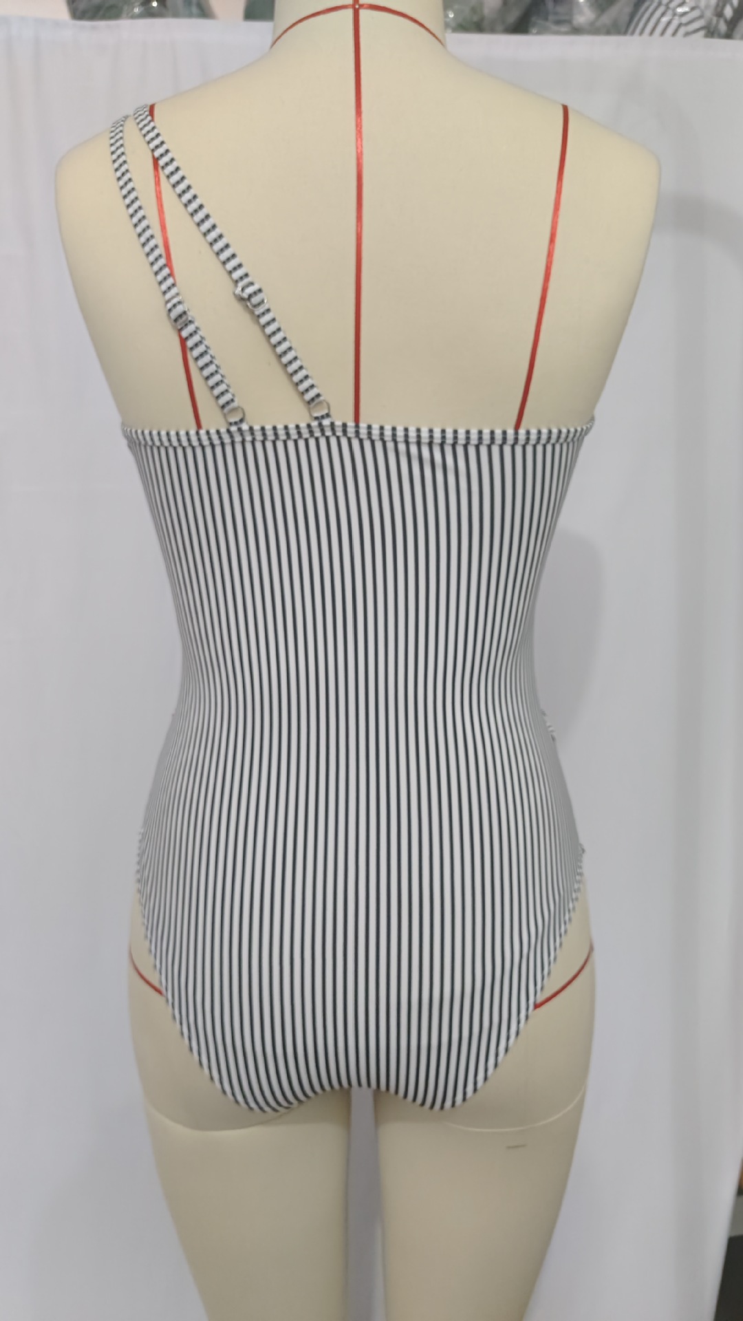 Women's Solid-Color One-Shoulder One Piece Tight-Fitting Swimsuit