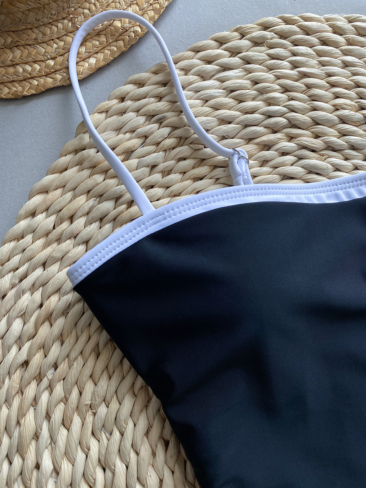 Women Contrast Color Strap One Piece Swimsuit