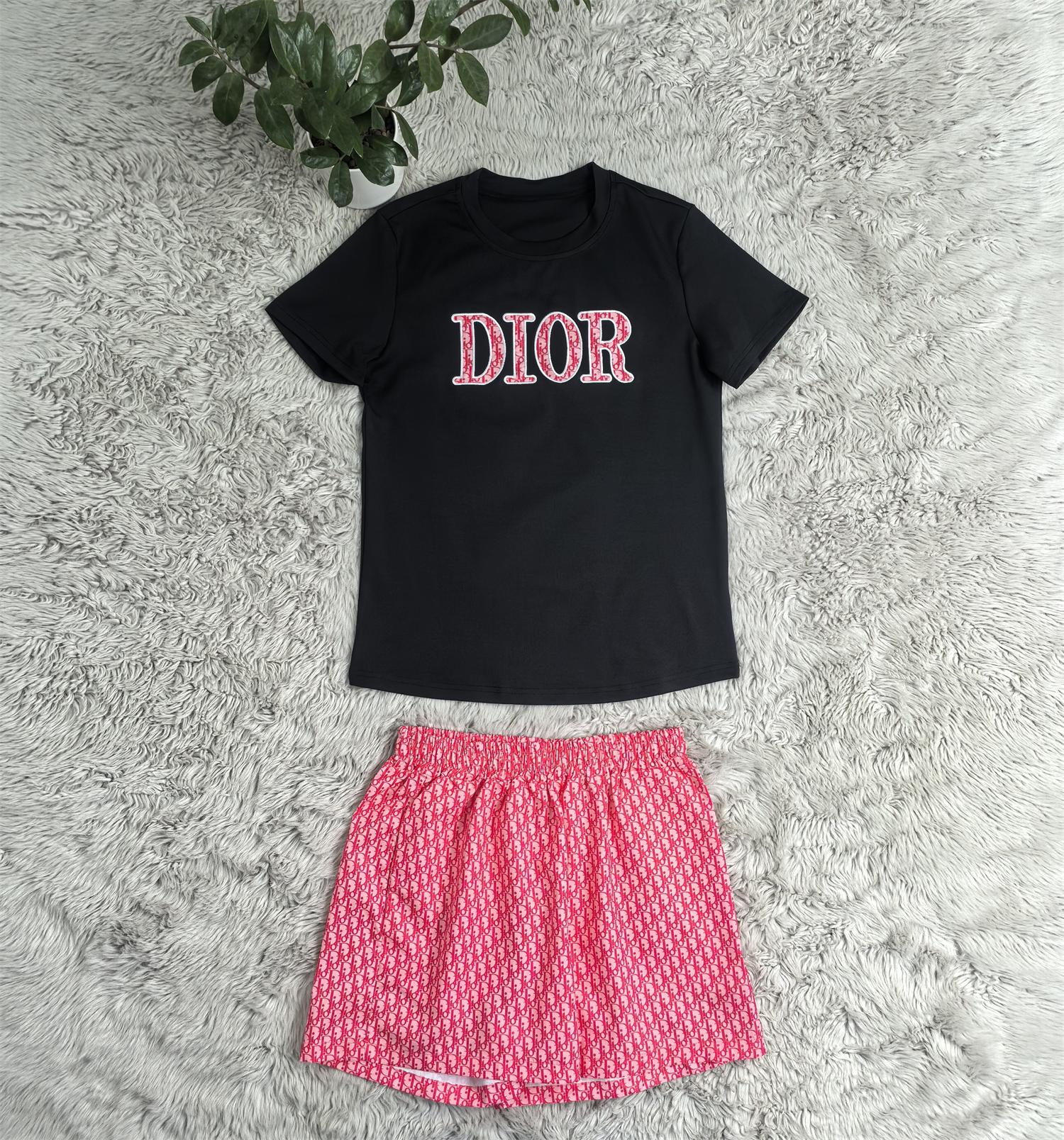Women summer embroidery + printed short-sleeved top and shorts two-piece set