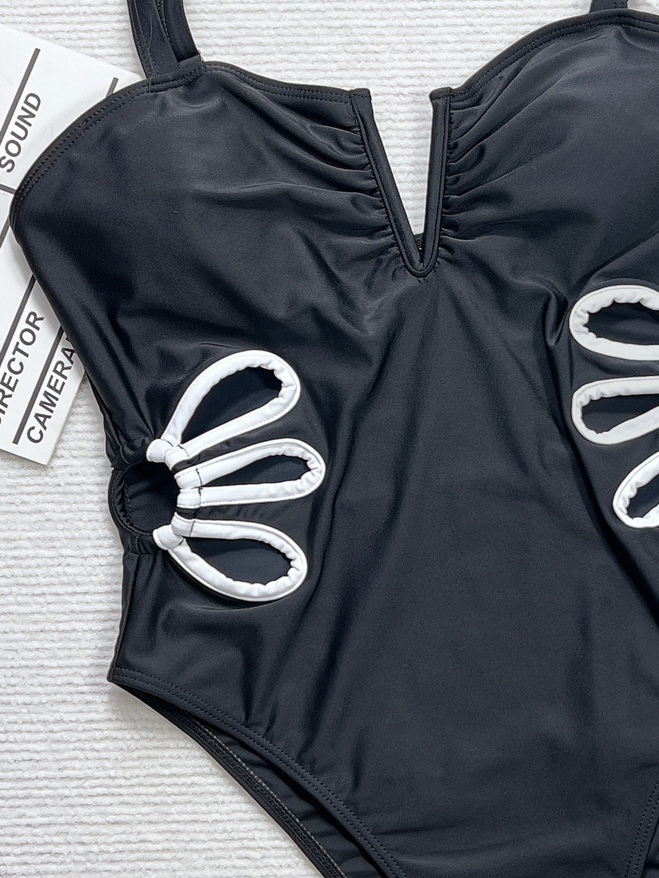 Women Solid Sexy V-neck Hollow One-piece Swimsuit