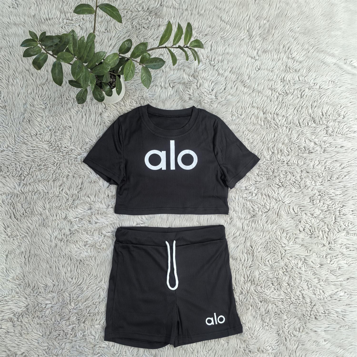 Women summer Stretch Round Neck short-sleeved top and shorts two-piece set