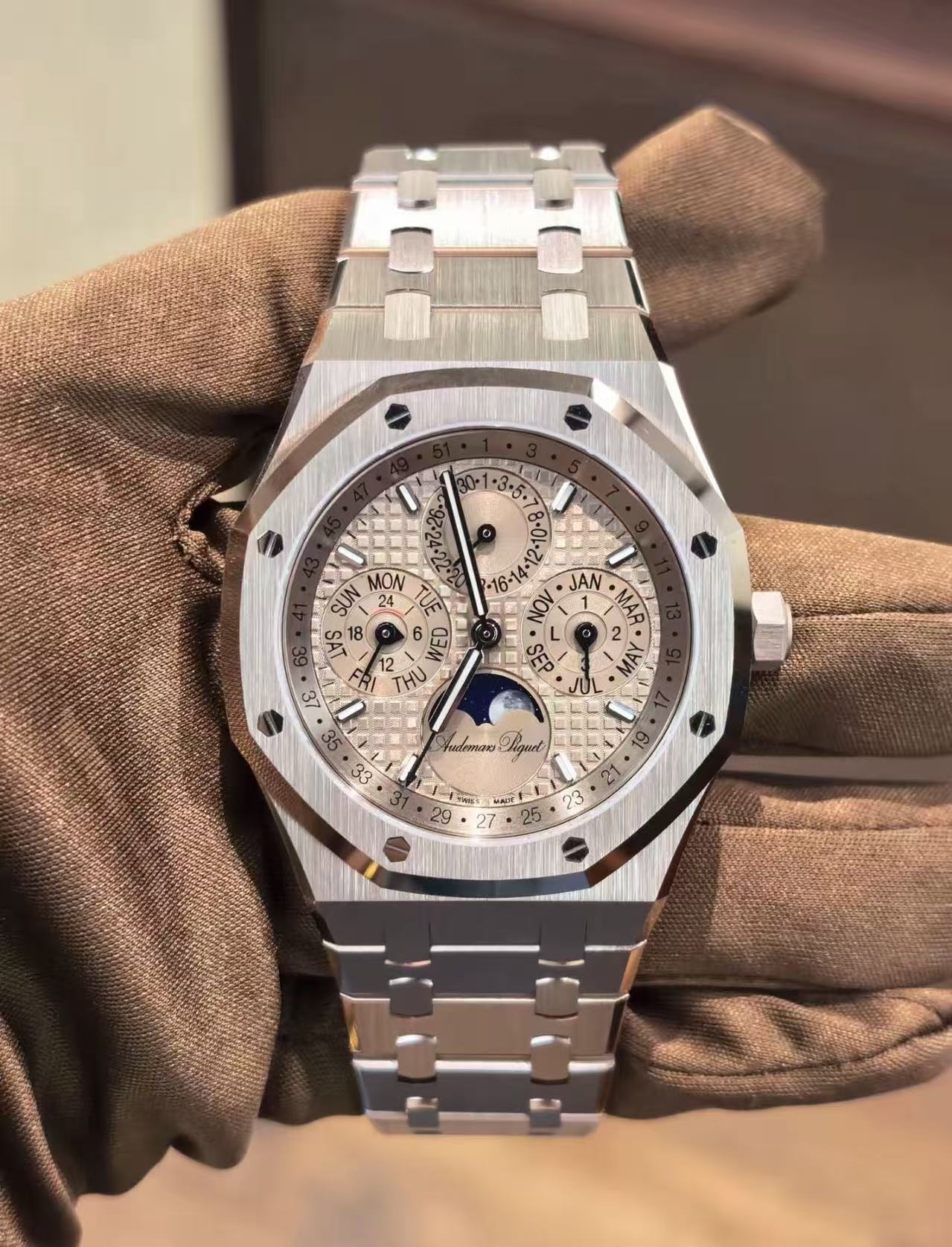 Audemars Piguet Royal Oak 26674SG.OO.1320SG.01 Super Clone Watch – Sand Gold Dial Steel Replica