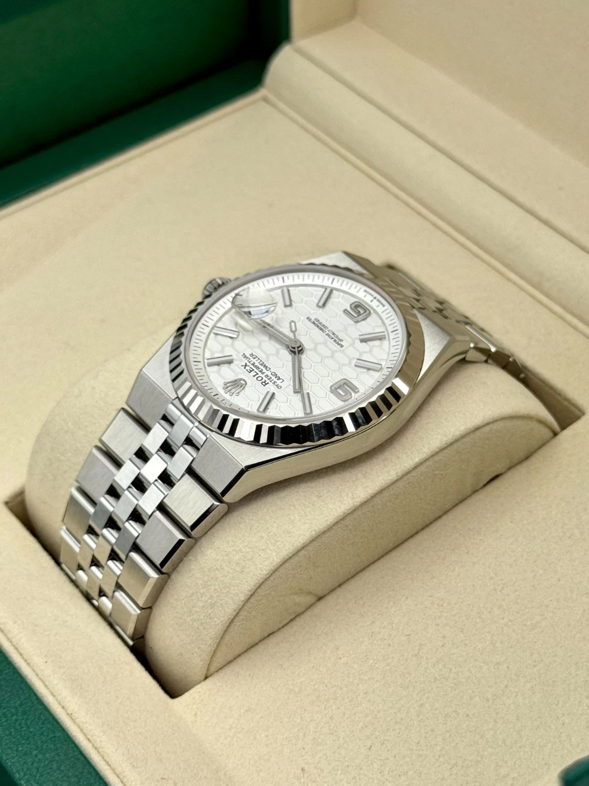 Rolex Land-Dweller 40mm M127334-0001 Super Clone Watch �C Oyster Steel White Dial Replica