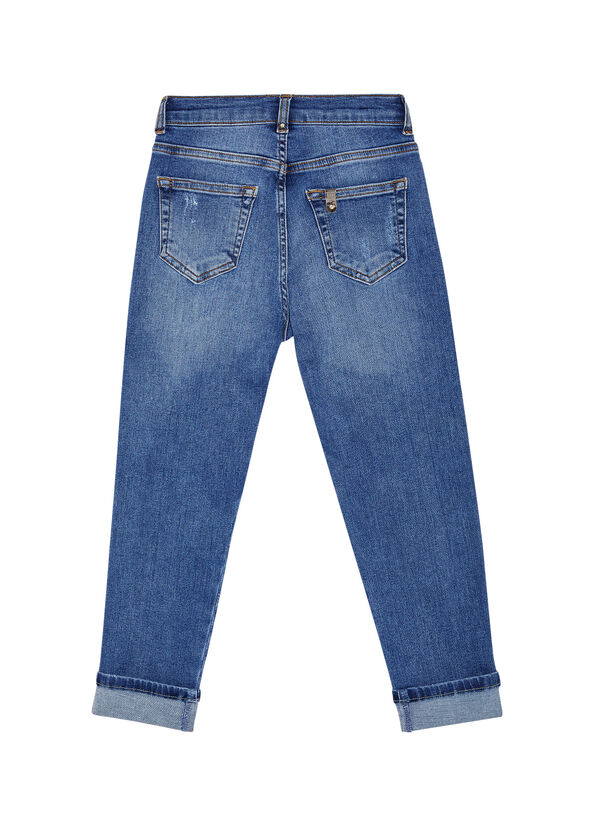 Jeans mom fit con foulard