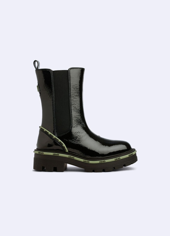 Combat boots in vernice