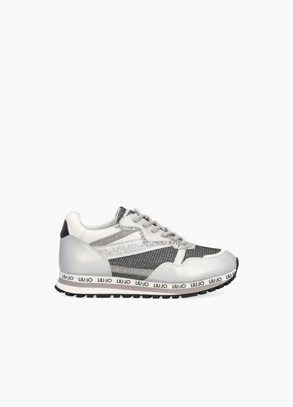 Sneakers in mesh