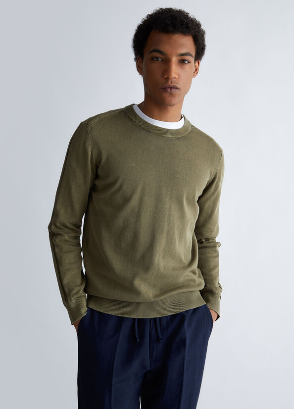 Pullover uomo con dettaglio destroyed